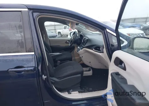 2017 Chrysler Pacifica Touring z USA, uszkodzony, nr VIN 2C4RC1DG4HR587767